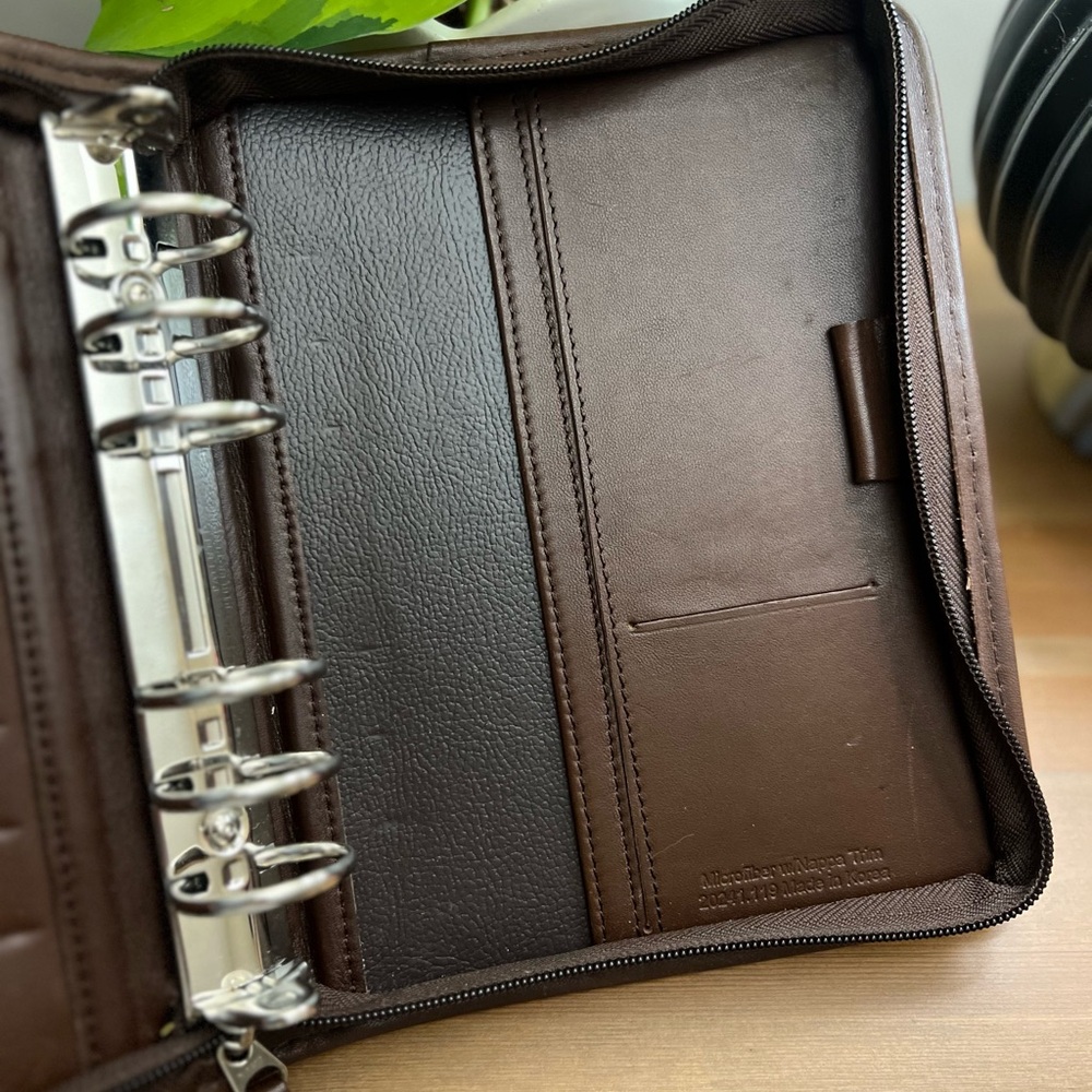 Franklin Covey Brown Planner Binder Cover | Microfiber w/ Napa Leather Trim 🤎 - Picture 5 of 16